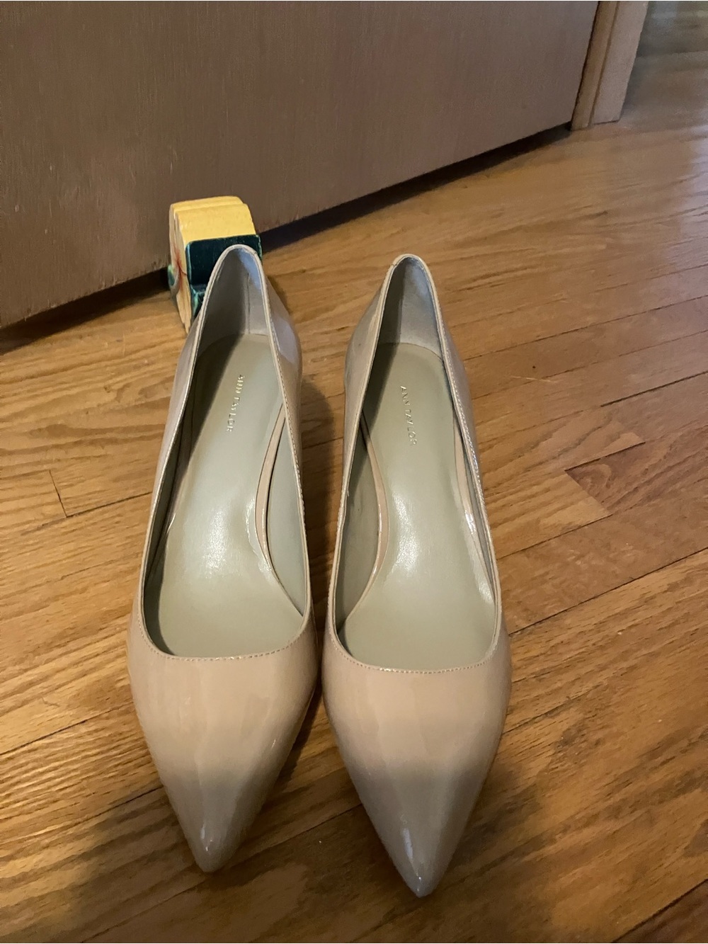 Ann Taylor Beige Patent Pointed Toe Pumps